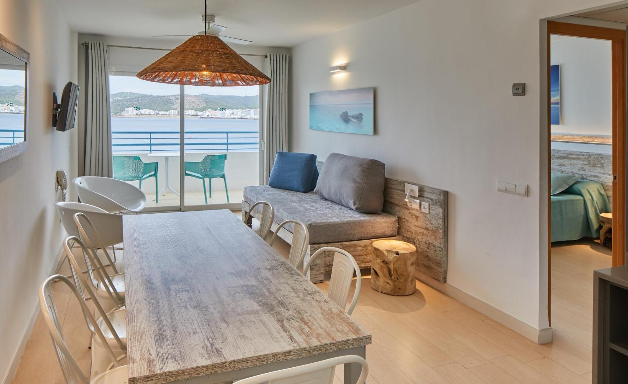 Appartamento con 3 Camere da Letto e con Balcone